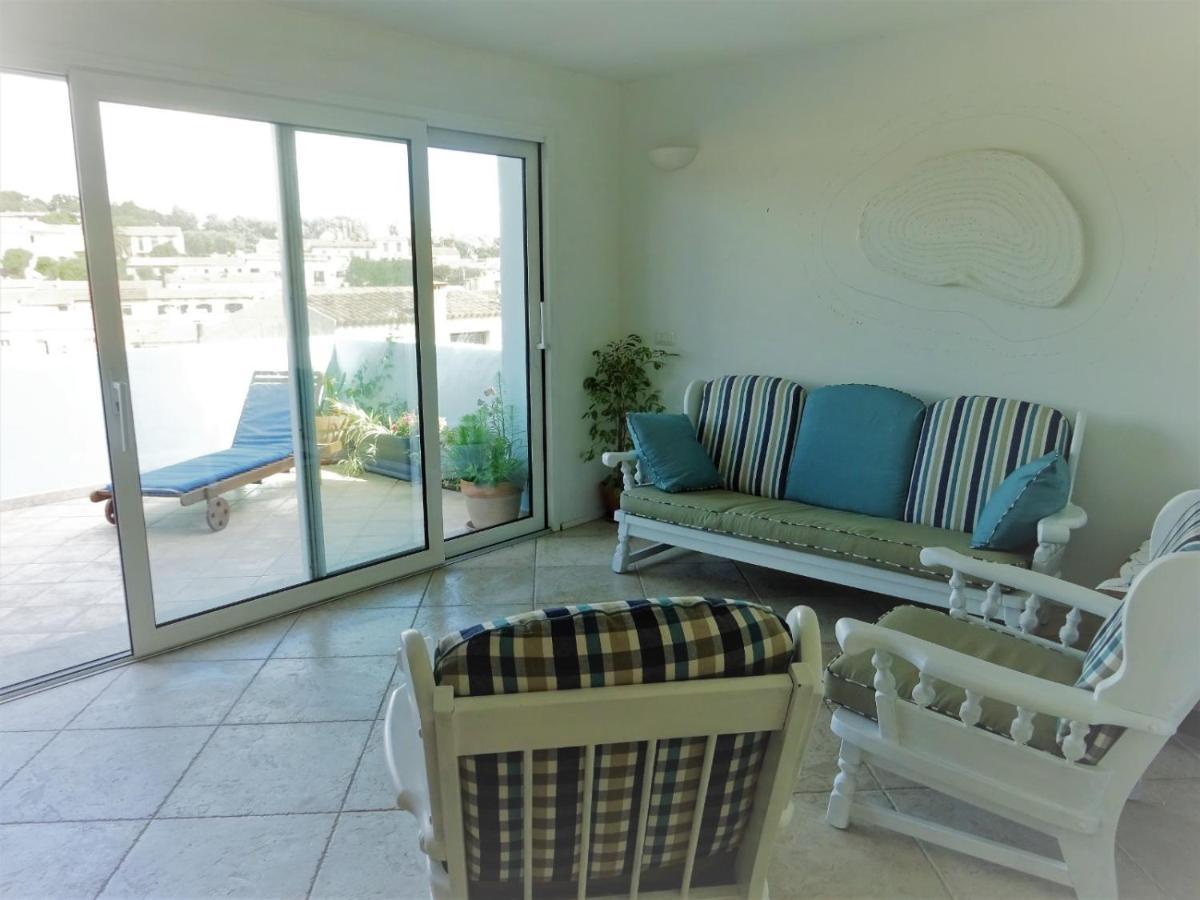 White - San Pantaleo Apartment Ngoại thất bức ảnh