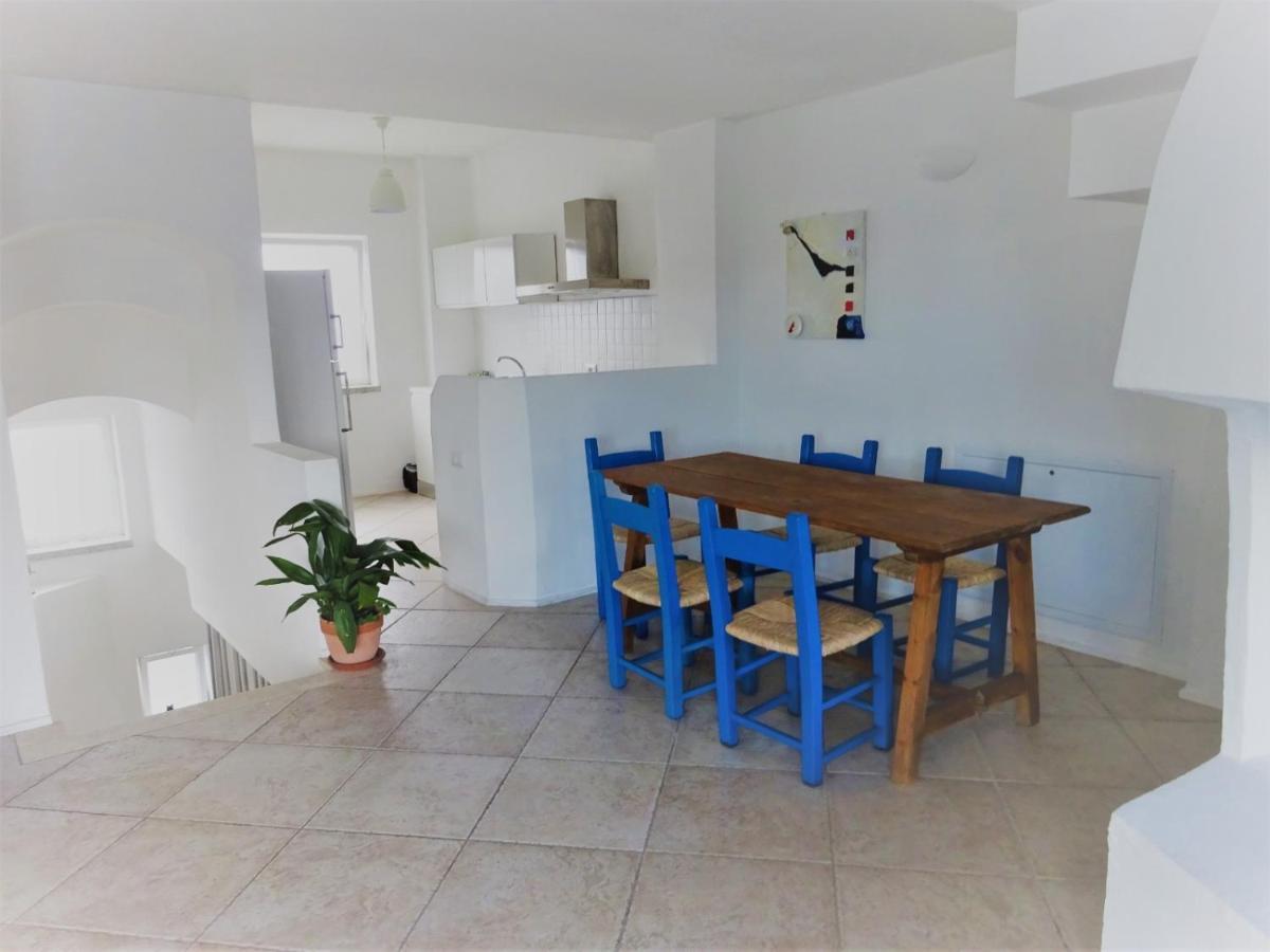 White - San Pantaleo Apartment Ngoại thất bức ảnh