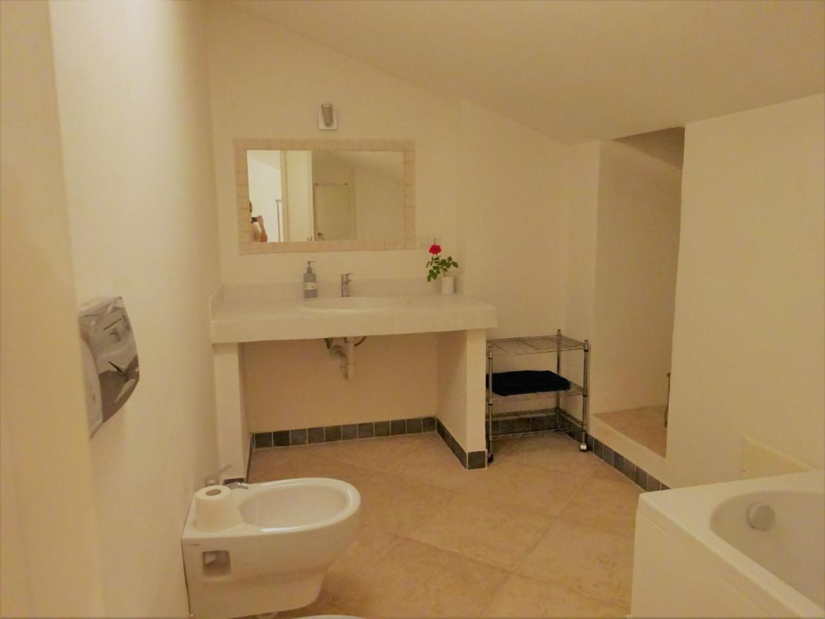 White - San Pantaleo Apartment Ngoại thất bức ảnh