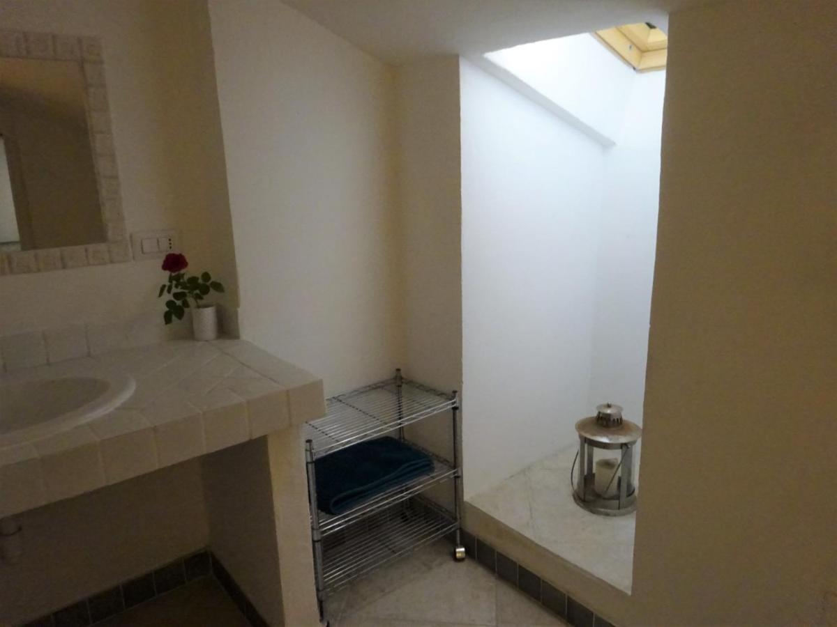 White - San Pantaleo Apartment Ngoại thất bức ảnh