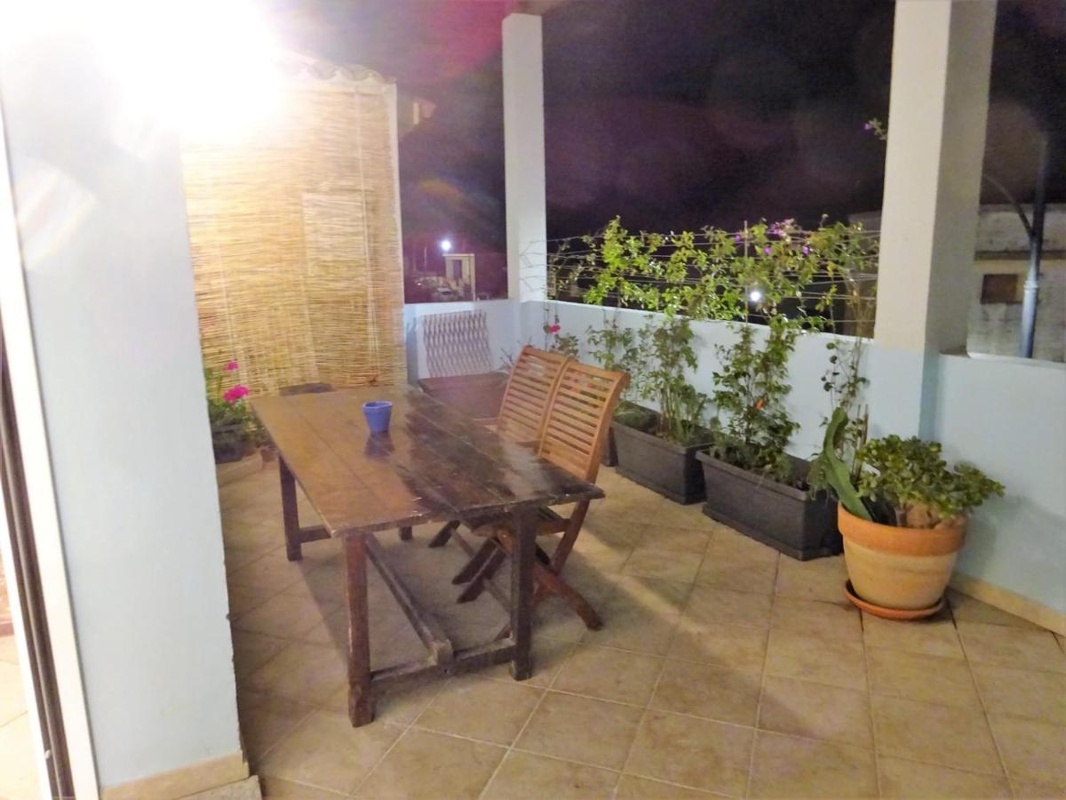 White - San Pantaleo Apartment Ngoại thất bức ảnh