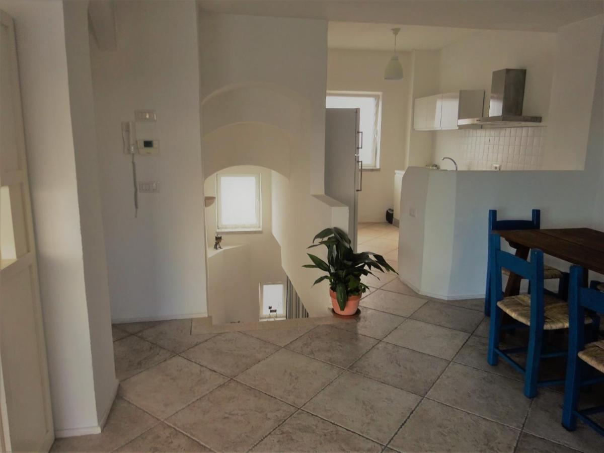 White - San Pantaleo Apartment Ngoại thất bức ảnh