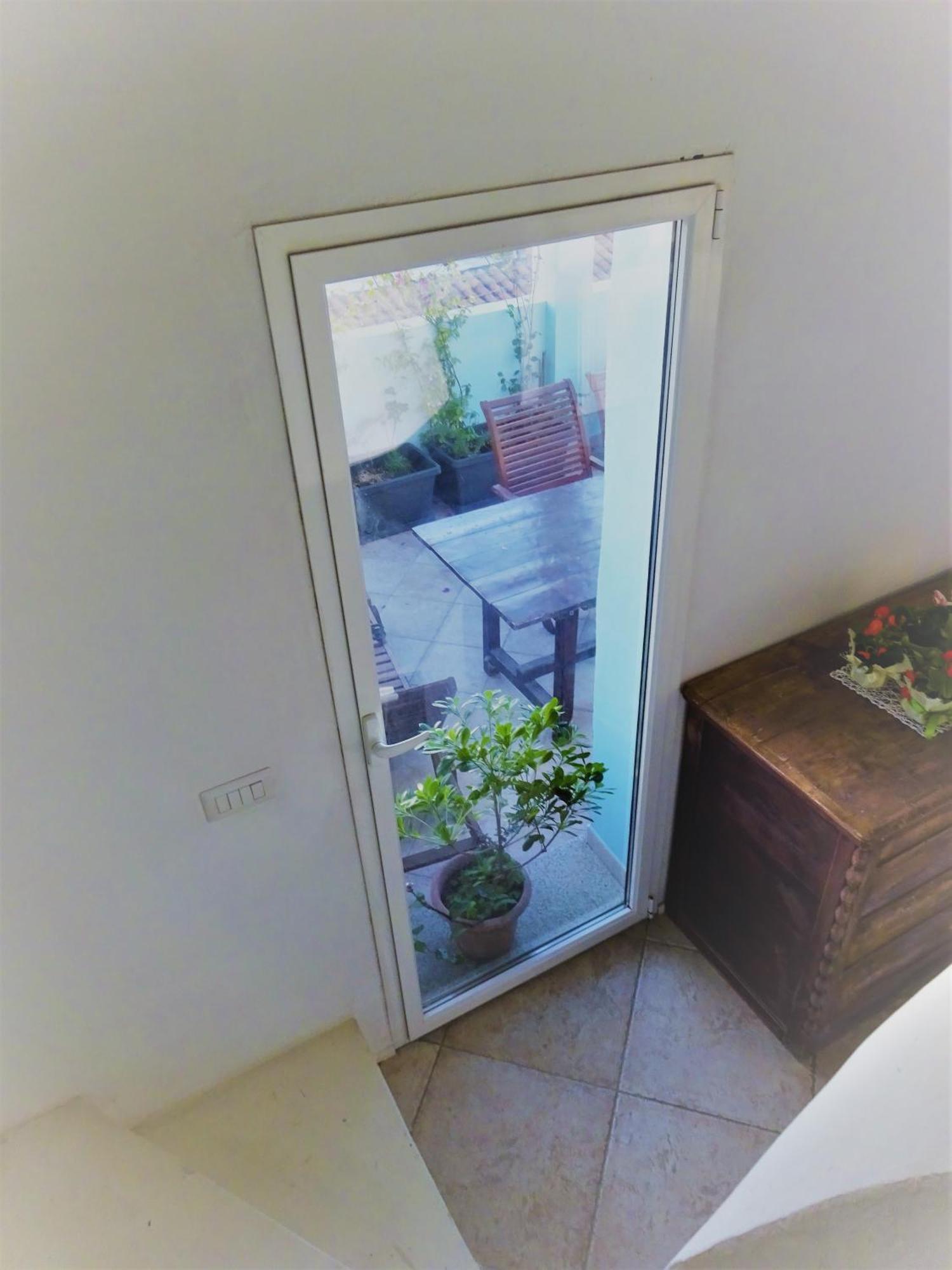 White - San Pantaleo Apartment Ngoại thất bức ảnh
